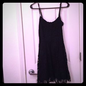 Really cute black lace dress 💕
